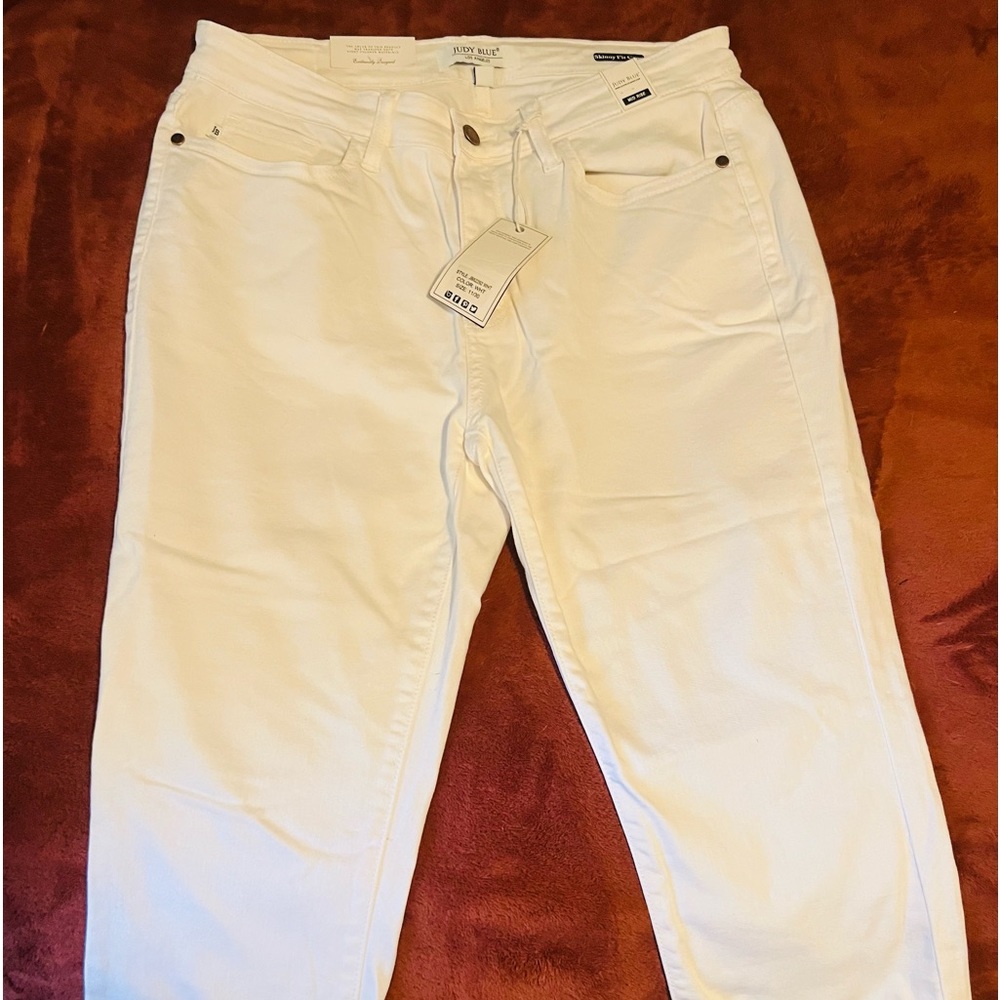 Judy Blue White Crop jeans